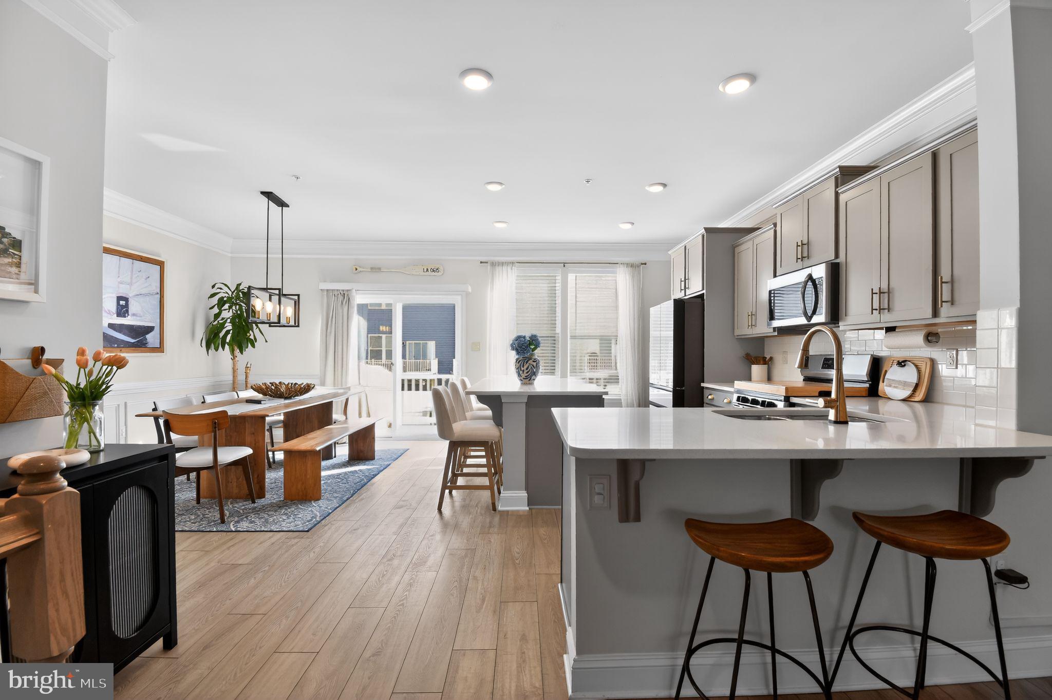 322 Bright Light Court Edgewater, MD 21037 - Photo 15 of 36 Plenty of bar seating.