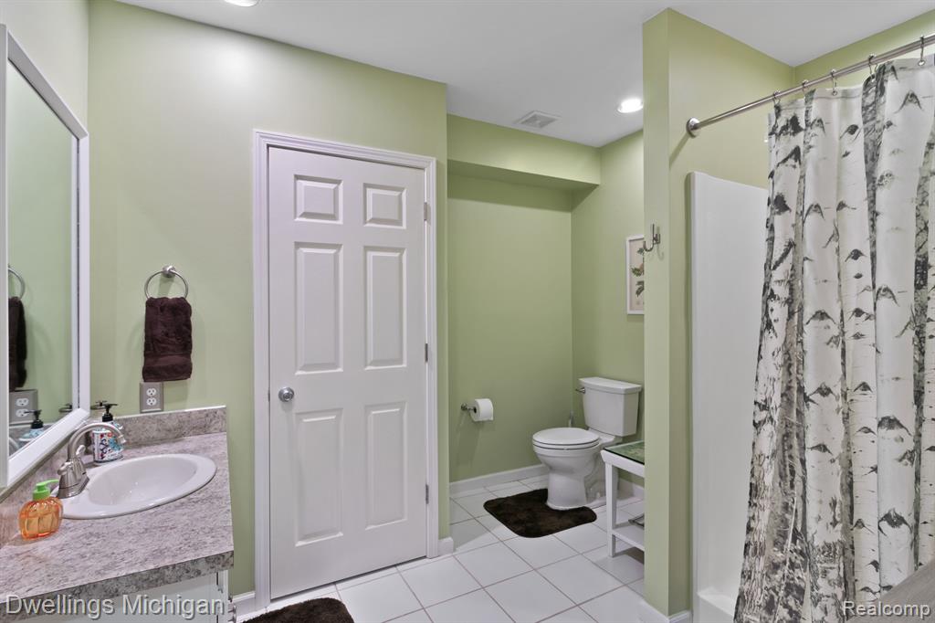 1588 Woodhaven Road Howell, MI 48855 - Photo 33 of 93