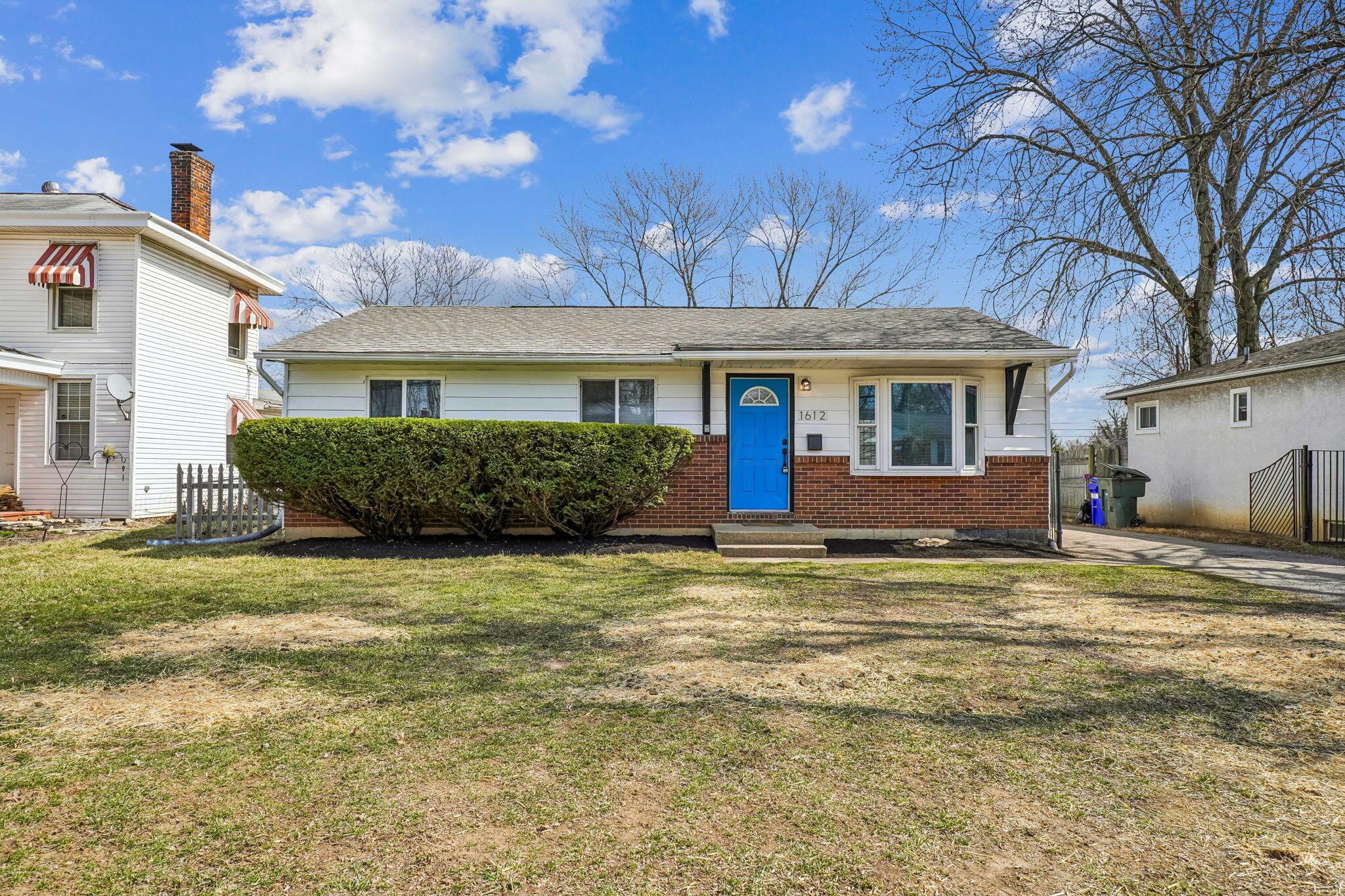 1612 Courtright Road Columbus, OH 43227 - Photo 2 of 44 62-web-or-mls-1612-courtright-rd