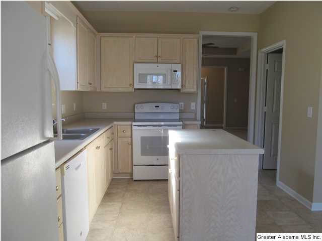 752 3rd Street Northeast Alabaster, AL 35007 - Photo 2 of 10