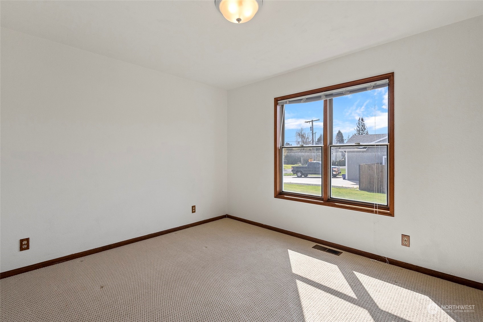 11010 Peter Anderson Road Burlington, WA 98233 - Photo 17 of 32 Gallery Image 17