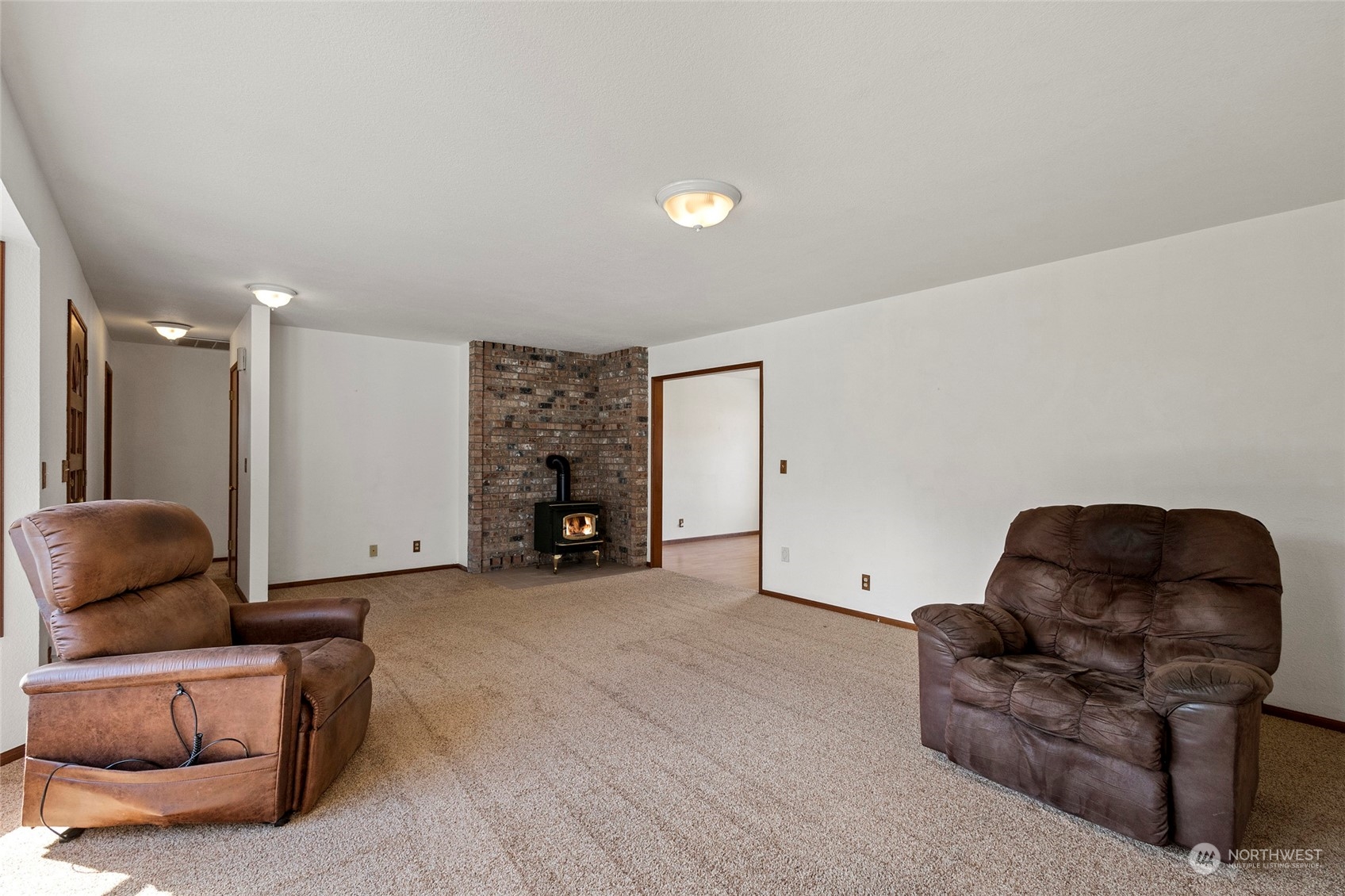 11010 Peter Anderson Road Burlington, WA 98233 - Photo 5 of 32 Gallery Image 5