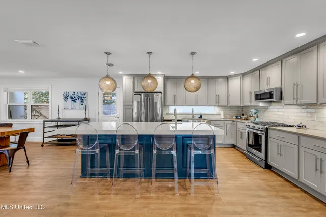 $675,000 | 1105 East Cherokee Glen, Ocean Springs, MS 39564