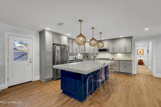 $675,000 | 1105 East Cherokee Glen, Ocean Springs, MS 39564