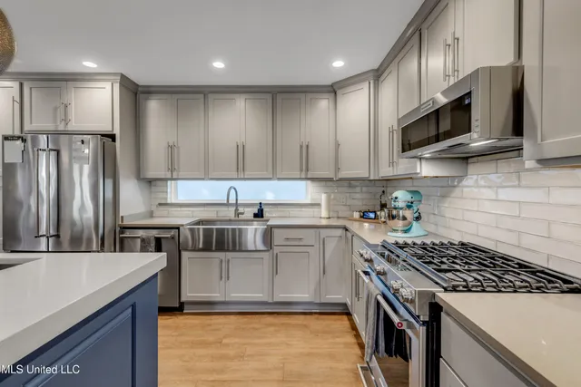 $675,000 | 1105 East Cherokee Glen, Ocean Springs, MS 39564