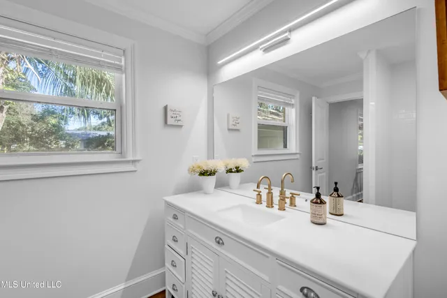 $675,000 | 1105 East Cherokee Glen, Ocean Springs, MS 39564