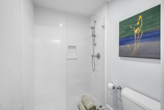 $675,000 | 1105 East Cherokee Glen, Ocean Springs, MS 39564