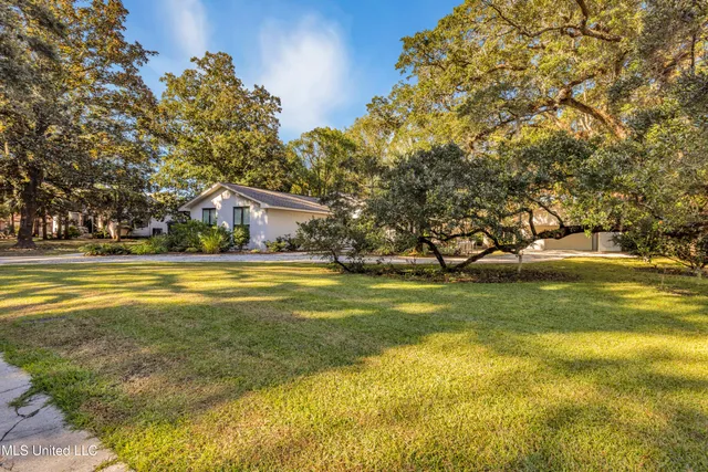 $675,000 | 1105 East Cherokee Glen, Ocean Springs, MS 39564
