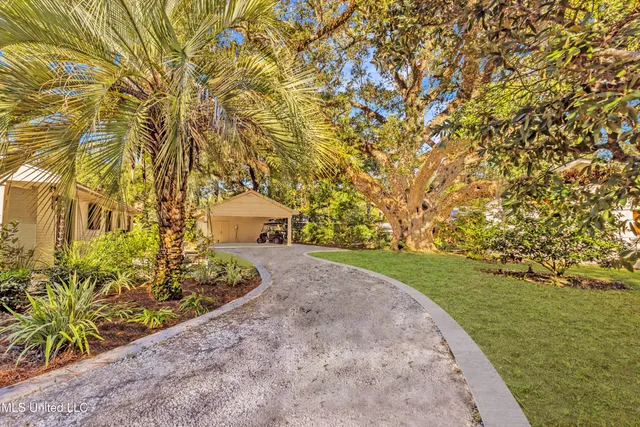 $675,000 | 1105 East Cherokee Glen, Ocean Springs, MS 39564