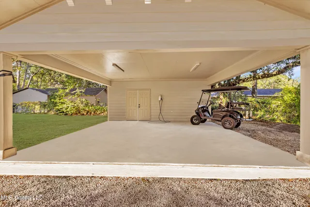 $675,000 | 1105 East Cherokee Glen, Ocean Springs, MS 39564