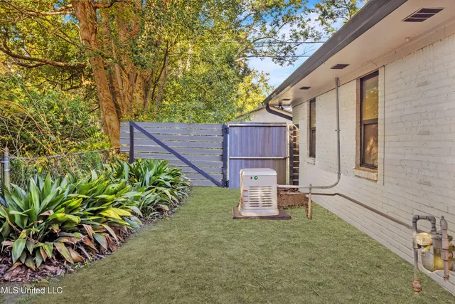 $675,000 | 1105 East Cherokee Glen, Ocean Springs, MS 39564