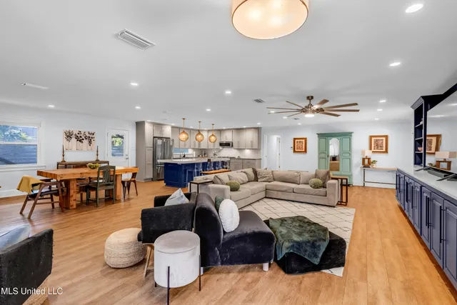 $675,000 | 1105 East Cherokee Glen, Ocean Springs, MS 39564