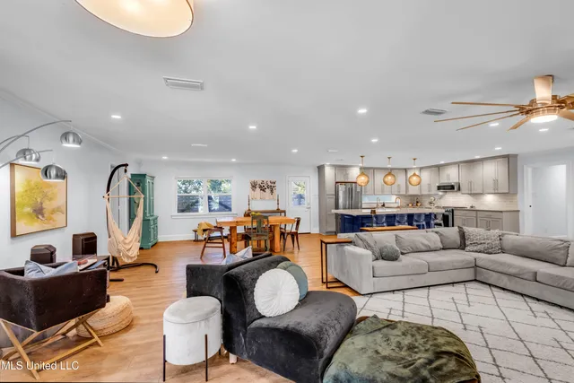 $675,000 | 1105 East Cherokee Glen, Ocean Springs, MS 39564