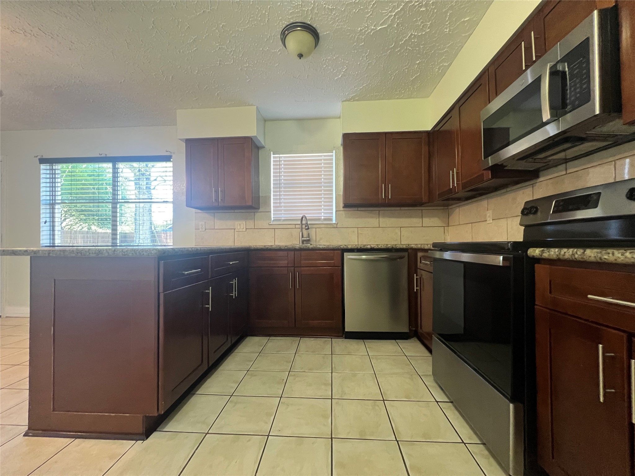 2406 Ridge Hollow Drive Houston, TX 77067 - Photo 8 of 46