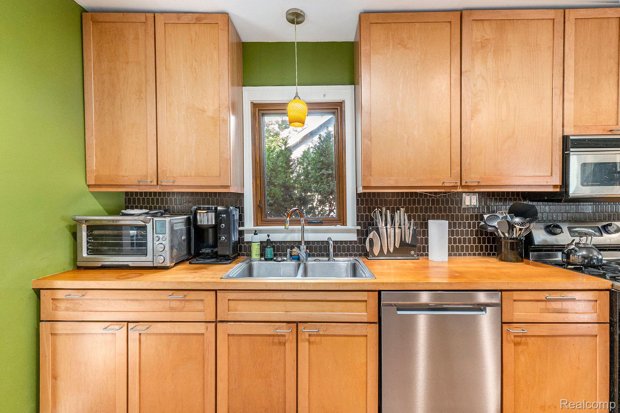 58 Sylvan Avenue Pleasant Ridge, MI 48069 - Photo 8 of 22 Gallery Image 8