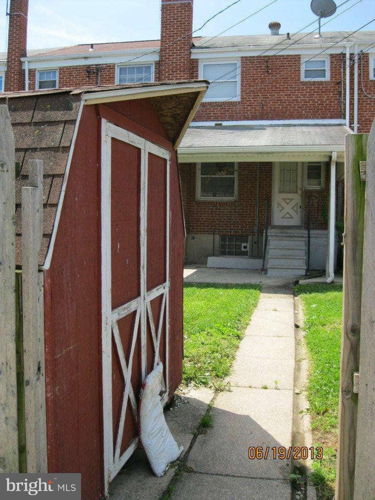 734 Arncliffe Road Baltimore, MD 21221 - Photo 10 of 11 Back Yard