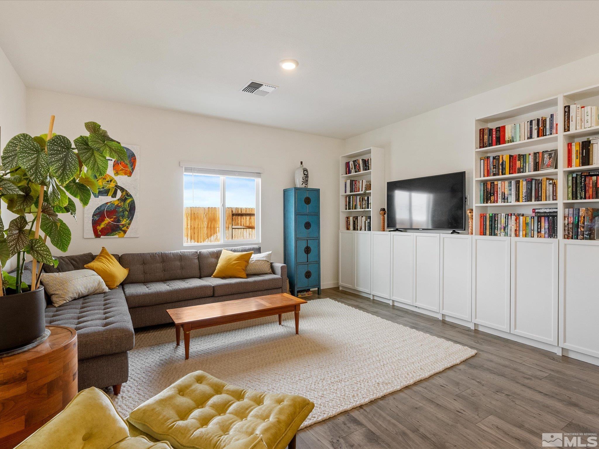 1173 Alder Drive Fallon, NV 89406 - Photo 13 of 40 a living room with furniture and a window