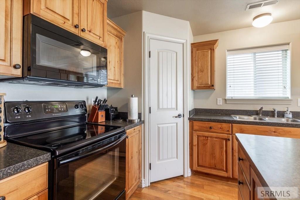 530 Sunflower Road Rexburg, ID 83440 - Photo 11 of 31