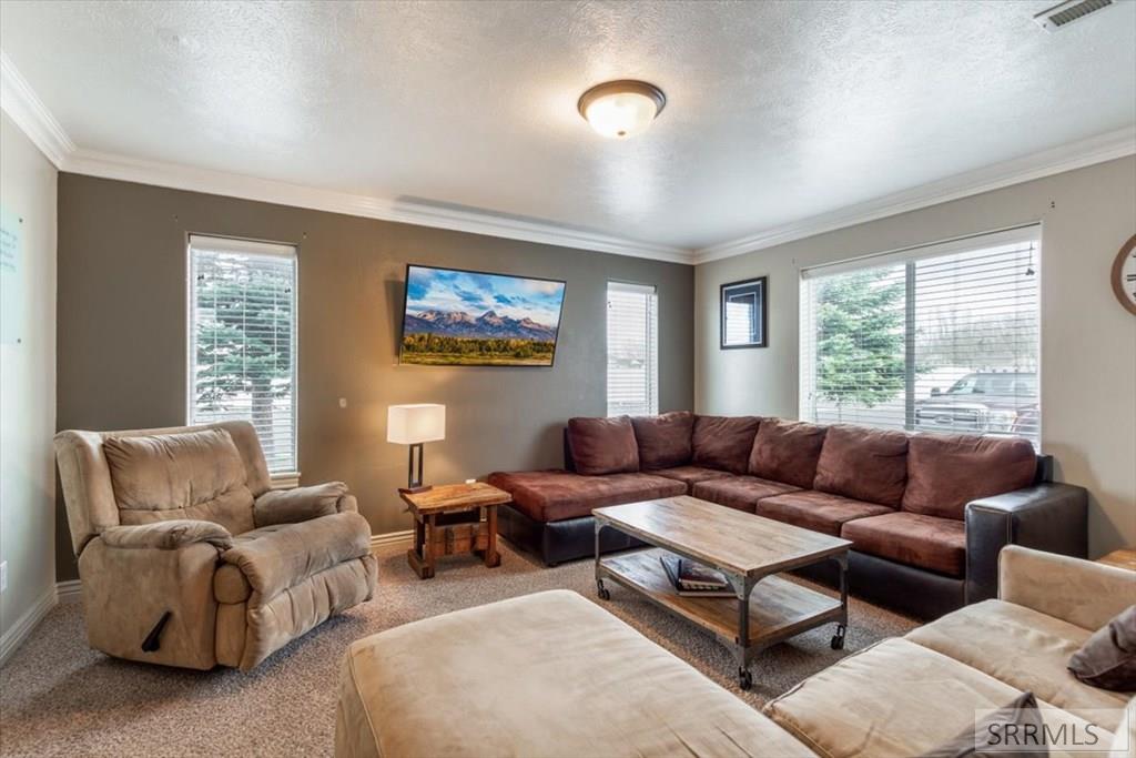 530 Sunflower Road Rexburg, ID 83440 - Photo 3 of 31