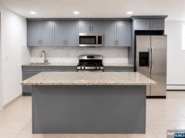 $2,300 | 758 Norman Road, Ridgefield, NJ 07657
