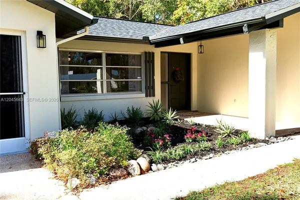 $274,900 | 9120 Southwest 210th Circle, Dunnellon, FL 34431