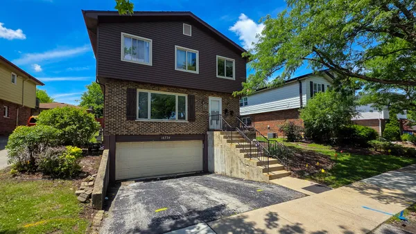 $2,100 | 16724 Hillside Place, Tinley Park, IL 60477