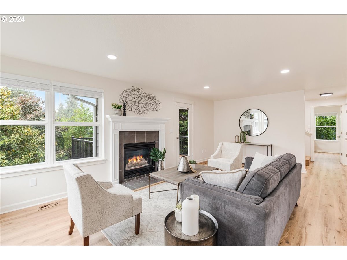 1318 Southwest Freeman Street Portland, OR 97219 - Photo 8 of 27 Gallery Image 8