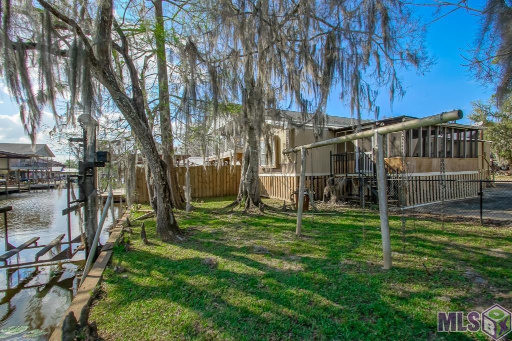 22494 Swan Street Maurepas, LA 70449 - Photo 12 of 29