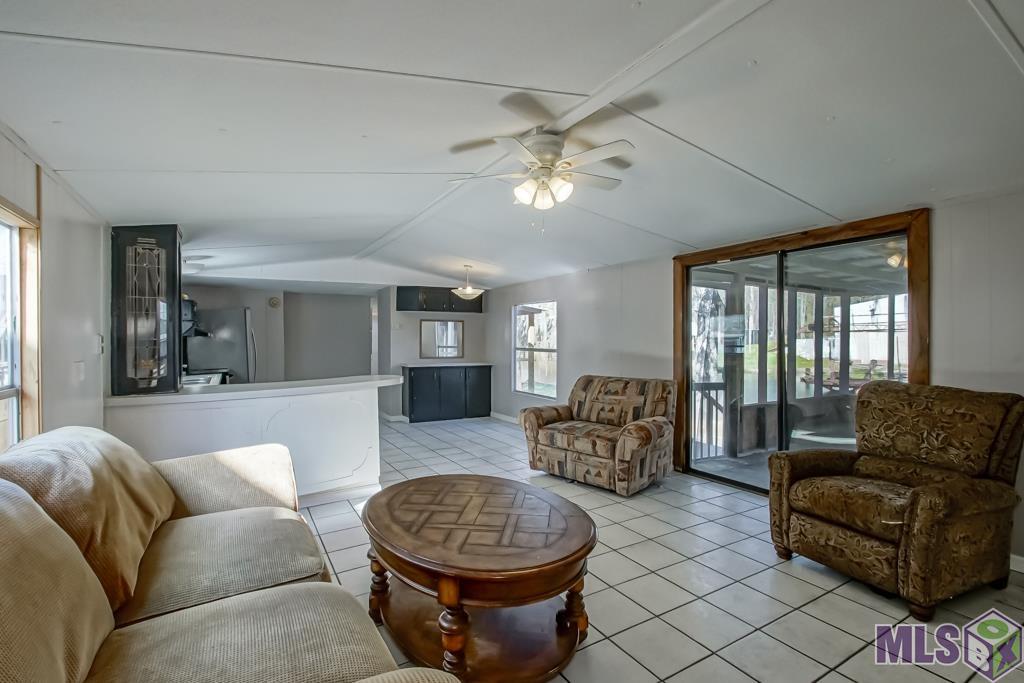 22494 Swan Street Maurepas, LA 70449 - Photo 15 of 29