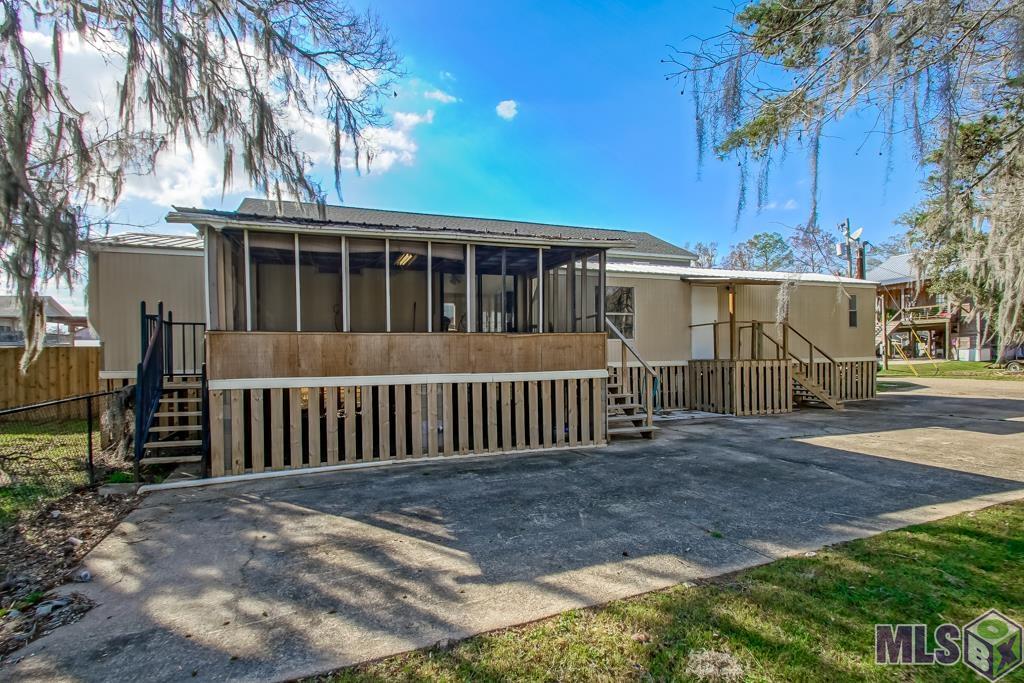 22494 Swan Street Maurepas, LA 70449 - Photo 2 of 29