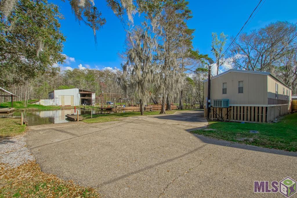 22494 Swan Street Maurepas, LA 70449 - Photo 4 of 29