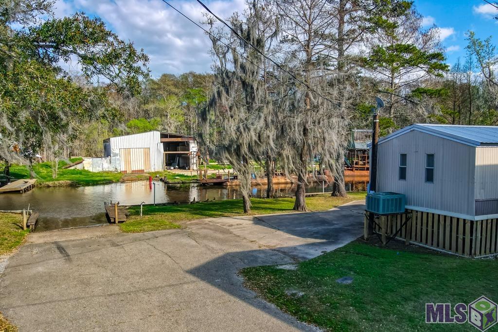 22494 Swan Street Maurepas, LA 70449 - Photo 5 of 29