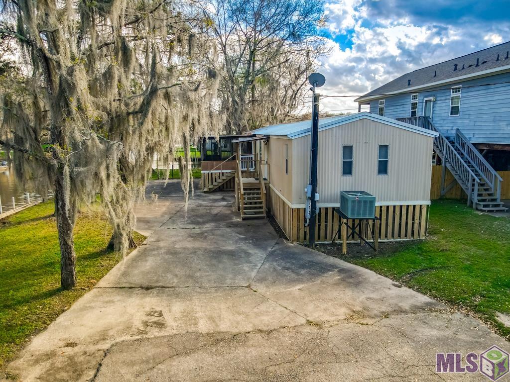 22494 Swan Street Maurepas, LA 70449 - Photo 6 of 29