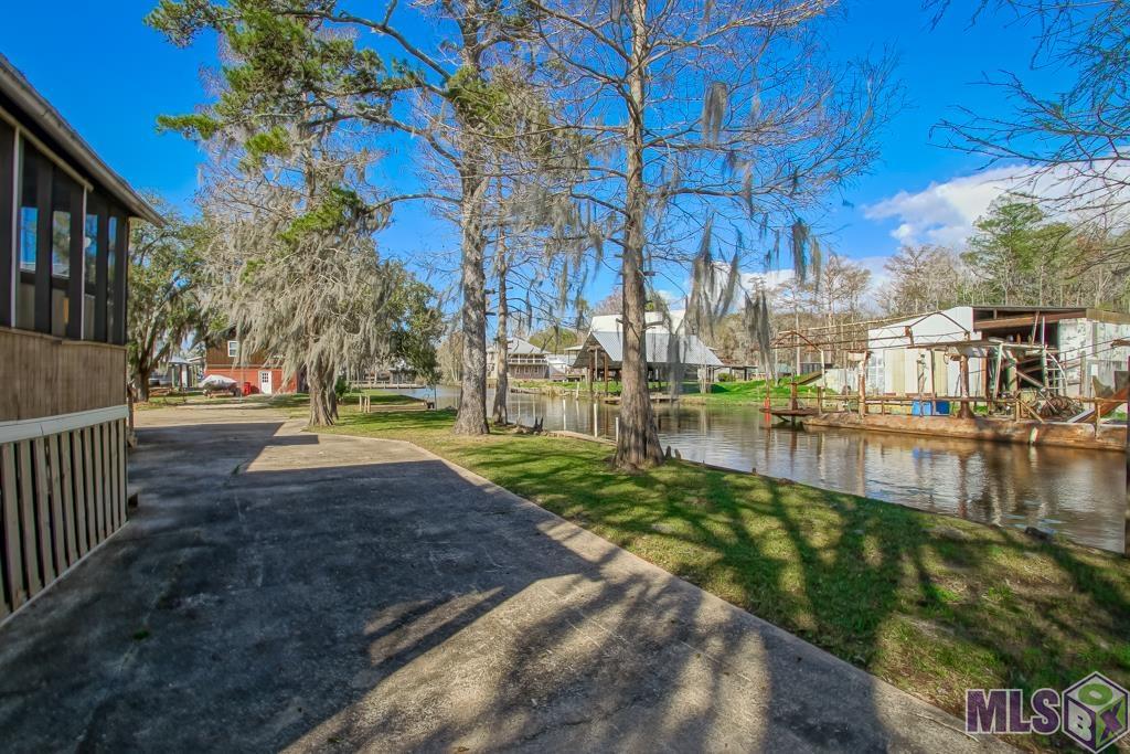 22494 Swan Street Maurepas, LA 70449 - Photo 10 of 29