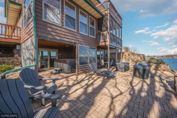 $875,000 | 3800 Sioux Lane, Madison Lake, MN 56063