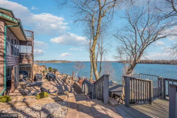 $875,000 | 3800 Sioux Lane, Madison Lake, MN 56063