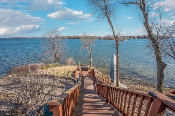 $875,000 | 3800 Sioux Lane, Madison Lake, MN 56063