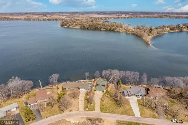$875,000 | 3800 Sioux Lane, Madison Lake, MN 56063