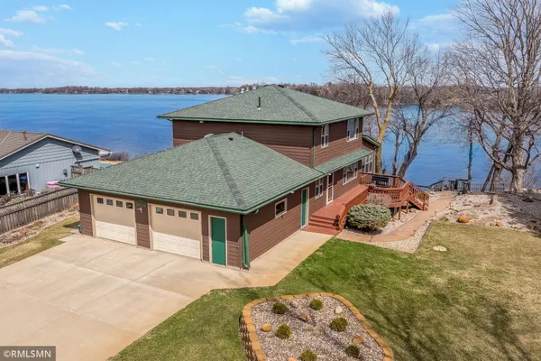 $875,000 | 3800 Sioux Lane, Madison Lake, MN 56063