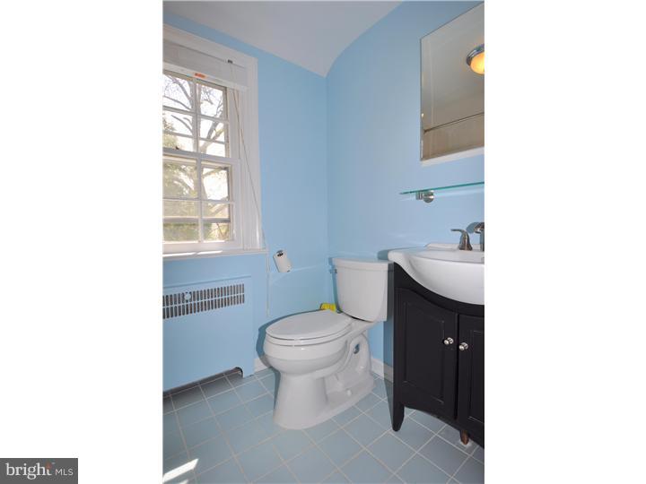 814 Wickfield Road Wynnewood, PA 19096 - Photo 15 of 22 Bathroom