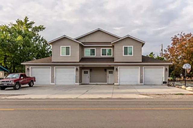 $699,900 | 10811-10813 East Mission Avenue, Spokane Valley, WA 99206