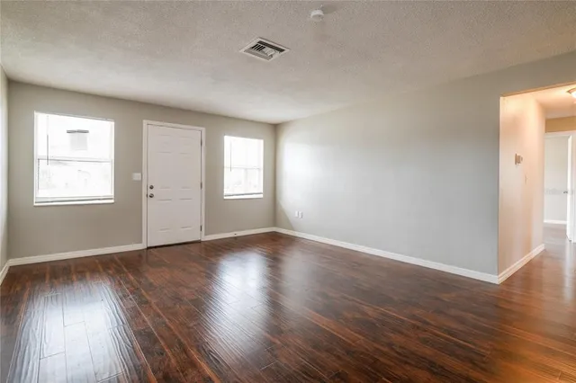 $2,845 | 610 Charlotte Avenue, Tarpon Springs, FL 34689