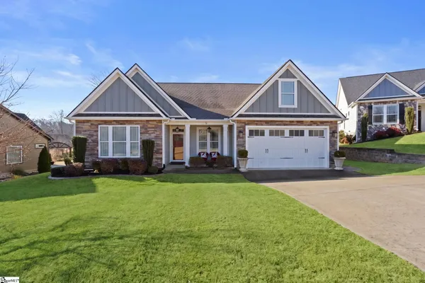 $449,900 | 323 Holly Oaks Lane, Inman, SC 29349