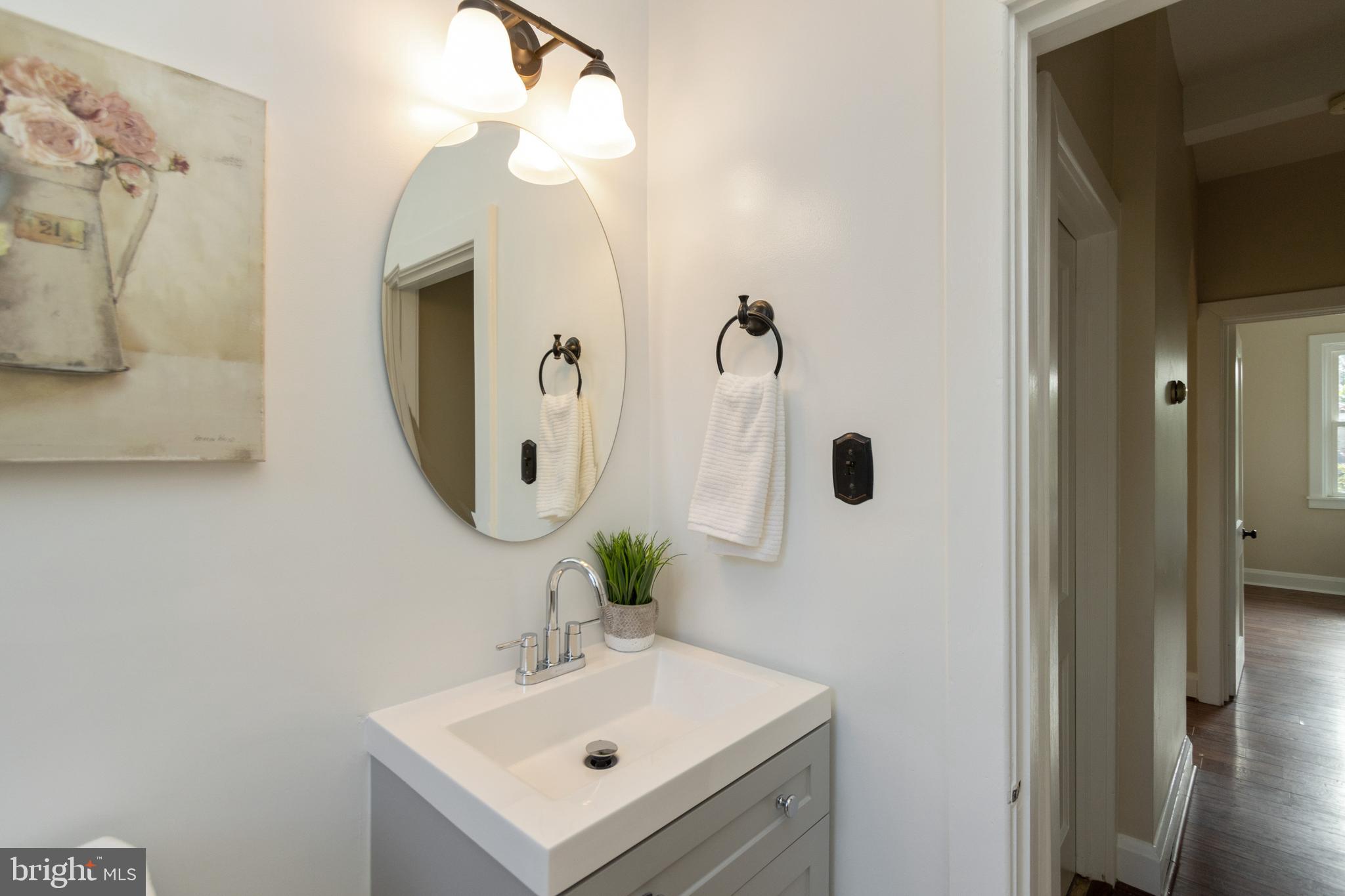 6503 Sherwood Road Baltimore, MD 21239 - Photo 14 of 19 Main Level Full Bath