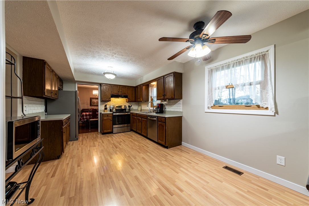 7045 Adkins Road Mentor, OH 44060 - Photo 10 of 35 Gallery Image 10