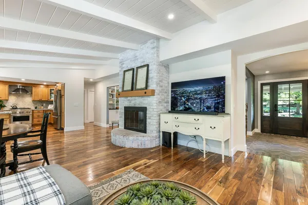 $2,350,000 | 3000 Silverado Trail, Napa, CA 94558