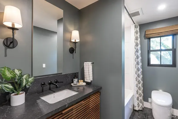 $2,350,000 | 3000 Silverado Trail, Napa, CA 94558
