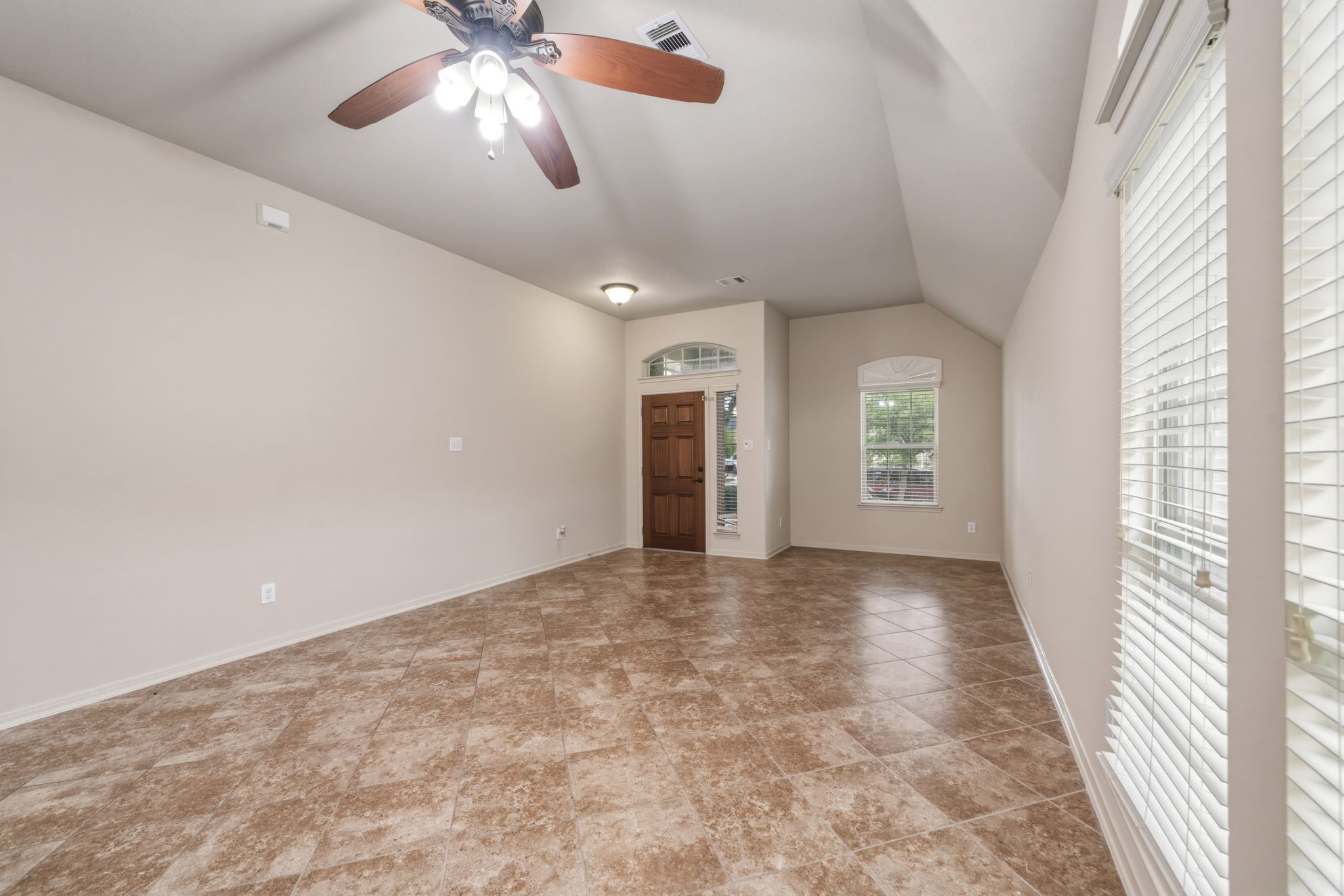 15919 Walnut Shores Drive Houston, TX 77044 - Photo 7 of 36