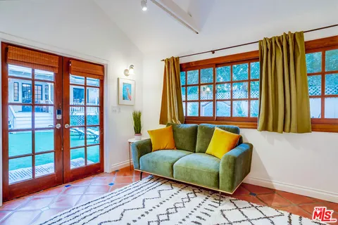 $17,900 | 1607 North Vista Street, Los Angeles, CA 90046