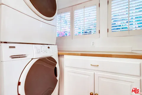 $17,900 | 1607 North Vista Street, Los Angeles, CA 90046